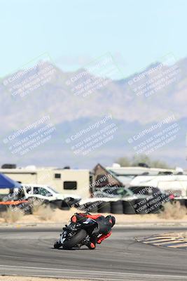 media/Nov-16-2025-Race Pace (Sun) [[8c5fa54630]]/Non Verified Riders (1st 20 Minutes)/4-Turn 16 (1116am)/